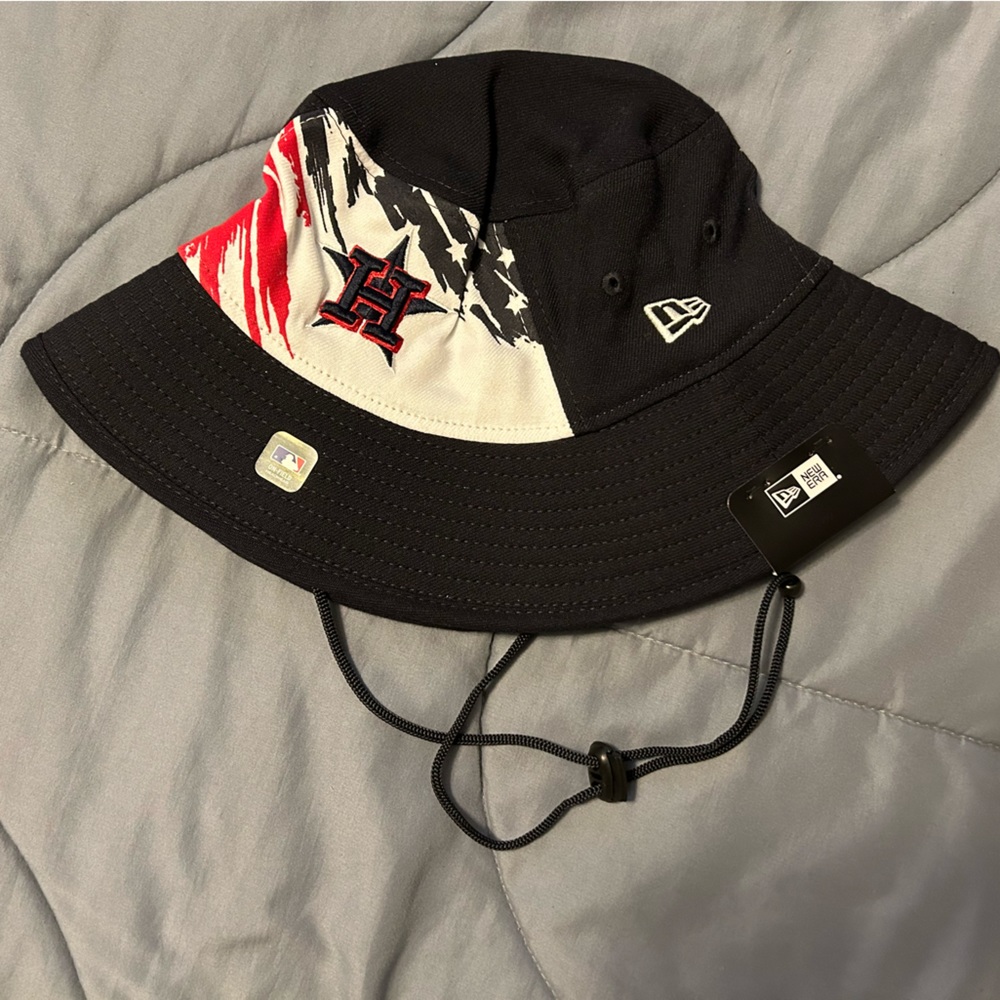 New with tags, never worn, houston bucket hat